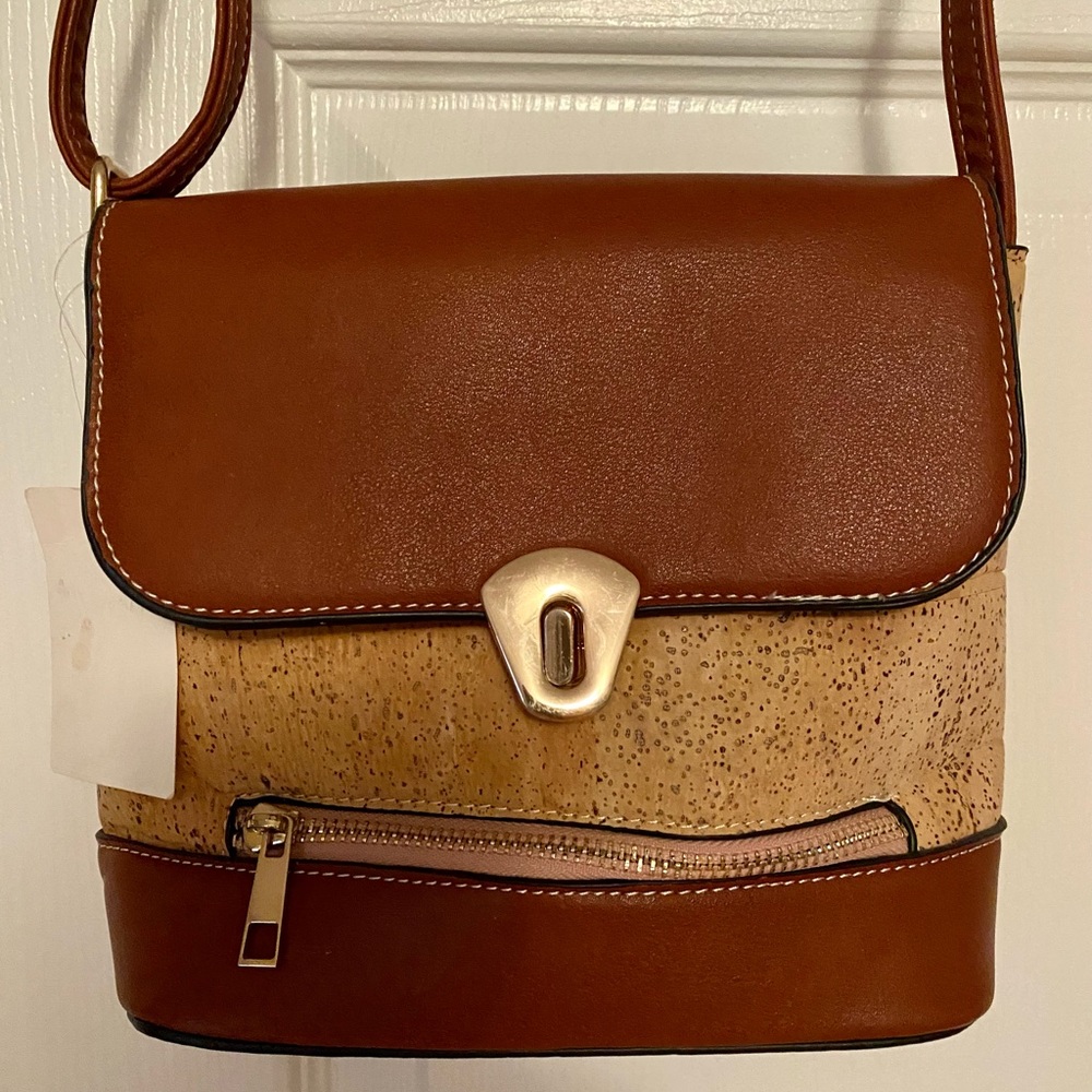 Medium size purse leather and cork.